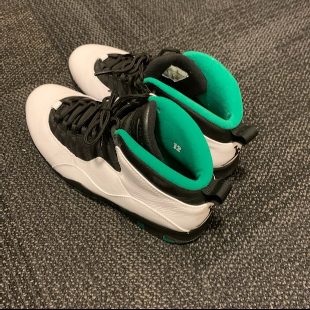 Jordan Retro Seattle 10s